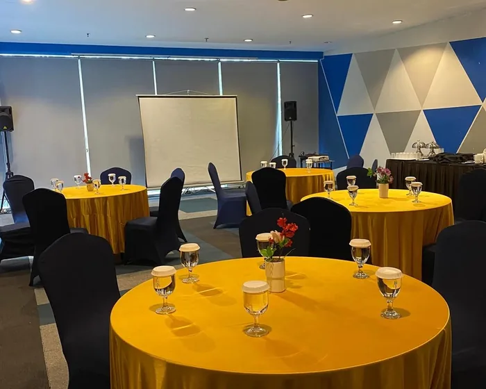 Ruang Rapat Bisnis Setup